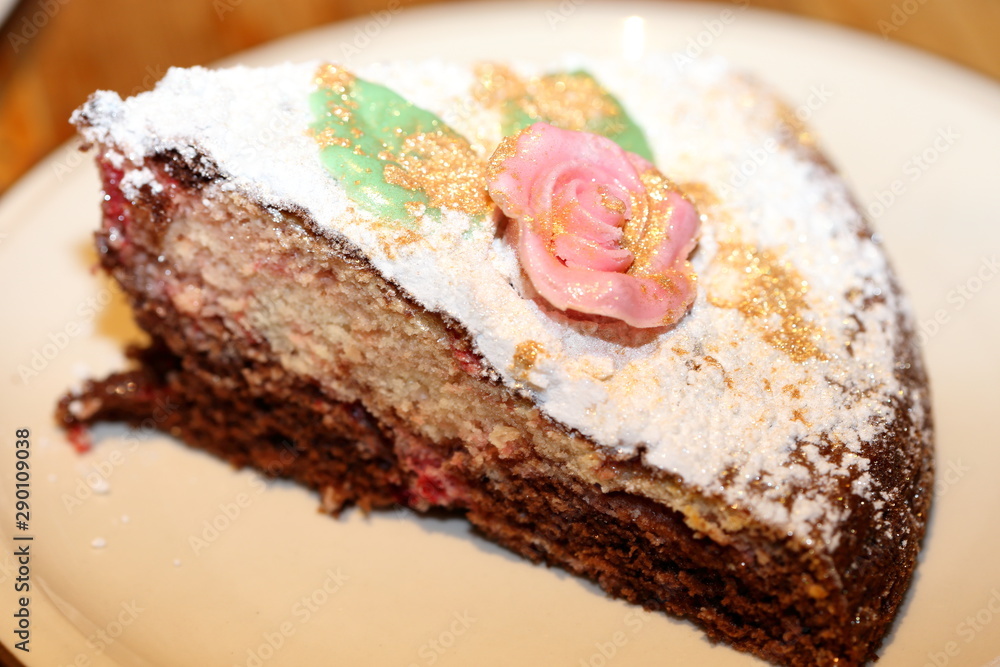 Kuchenstück auf Teller Kuchenstück auf Teller