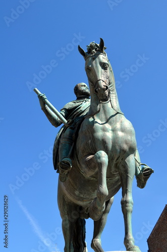 Reiterstatue auf dem Piazza della Signoria in Florenz