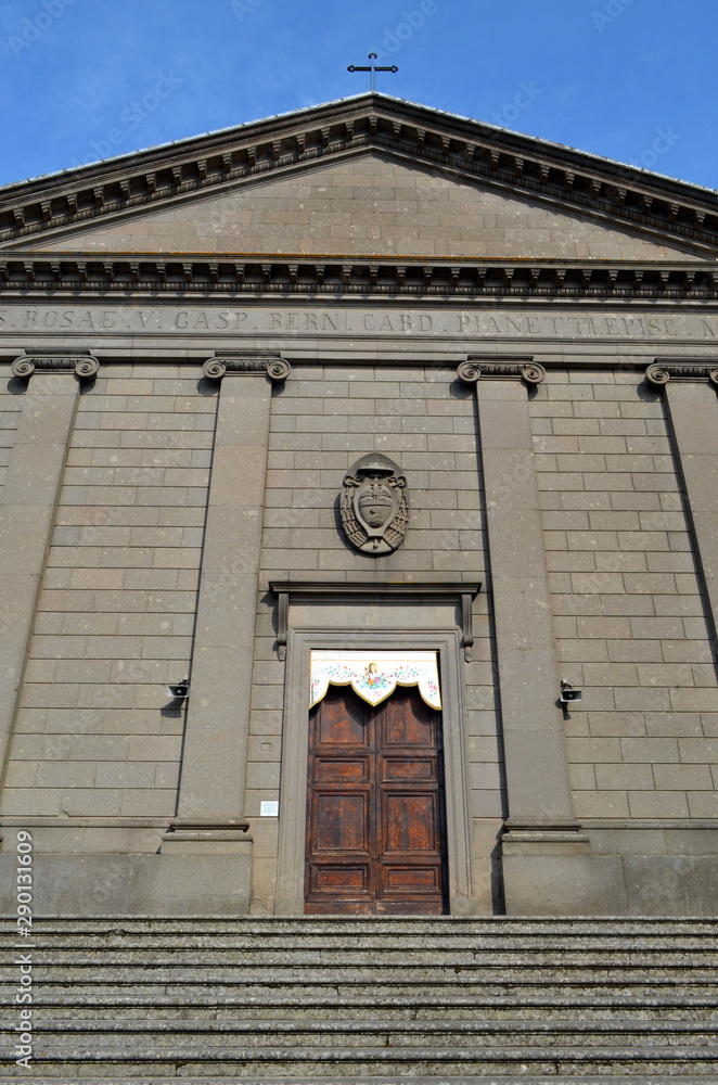 Kirchenfassade in Viterbo