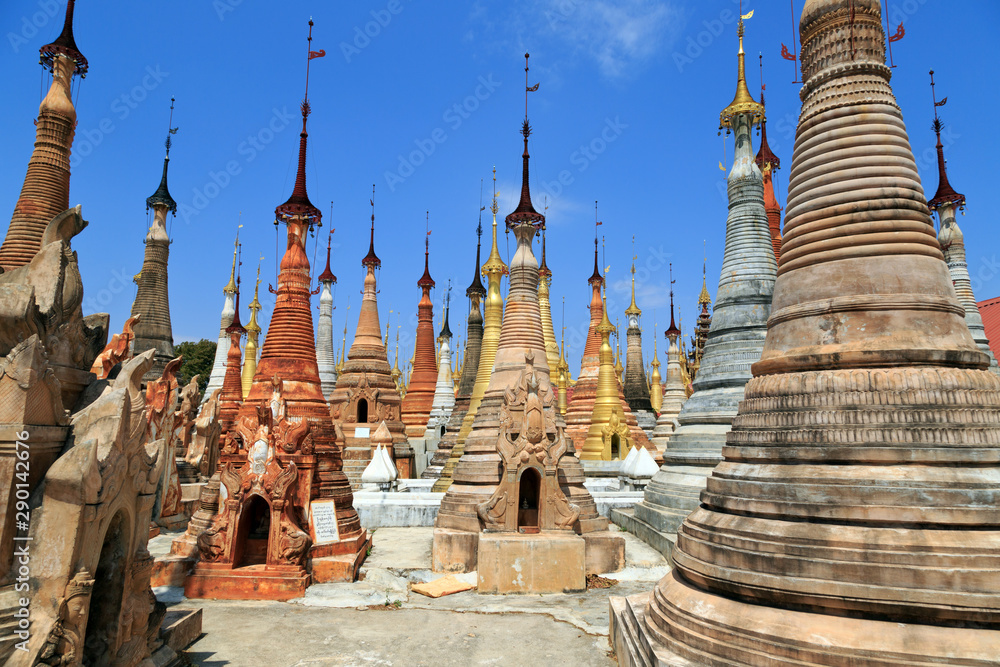 Fototapeta premium In-Dein-Pagodenwald