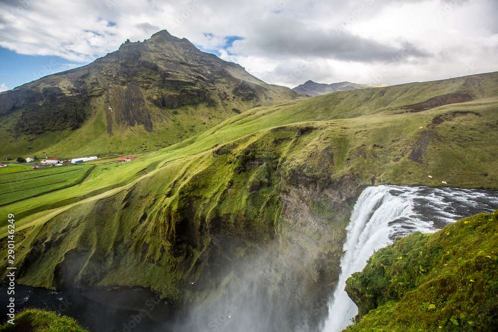 Fototapeta premium The waterfall of the great waterfall of Skógafoss, Iceland
