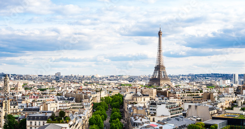 パリ 凱旋門から眺めるエッフェル塔 ワイド