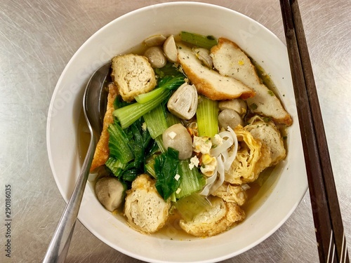 Vietnamese mix vegan noodle bowl
