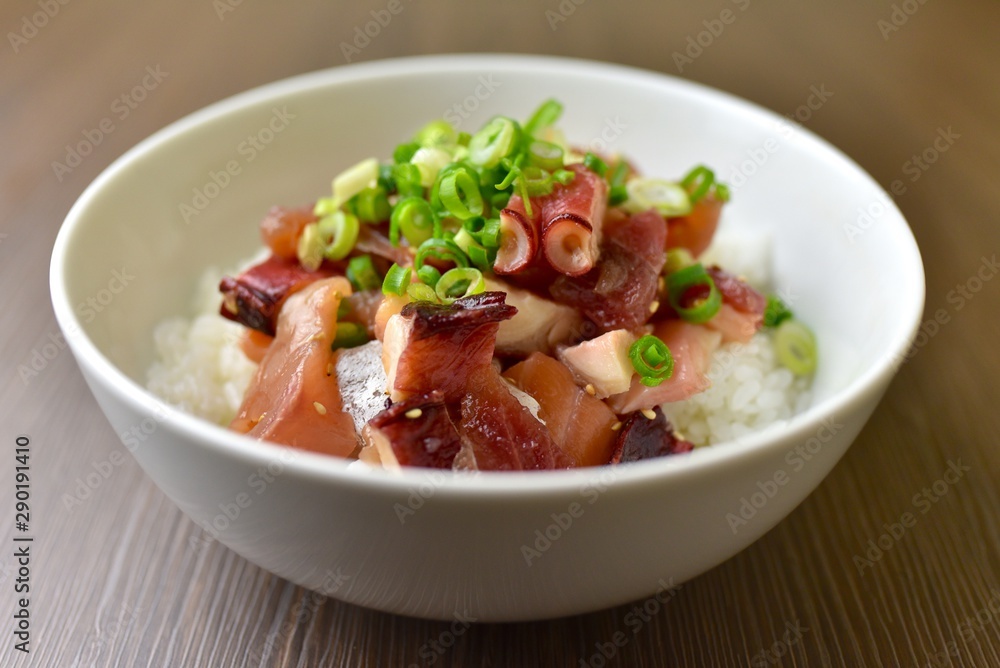 海鮮丼