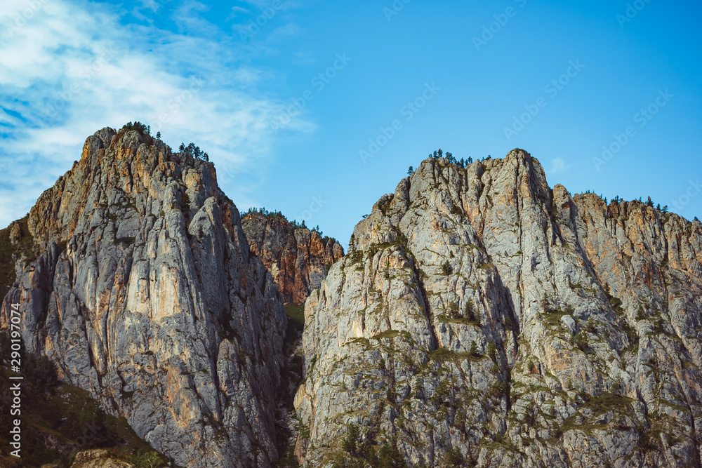 Obraz premium Beautiful mountainscape scenery blue sky