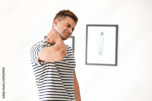 Young man suffering from pa...