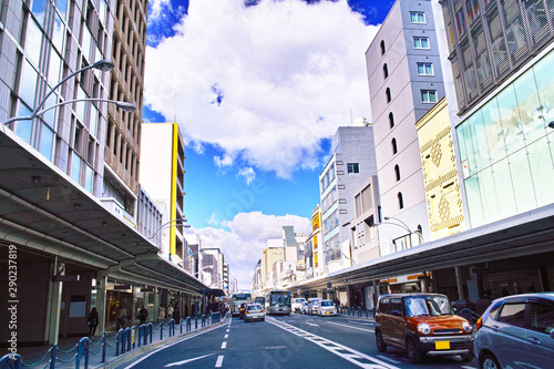 京都市四条河原町の四条通りの景観