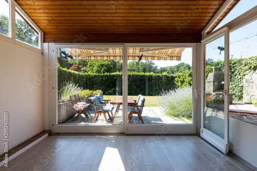 Covered veranda with access to the private garden