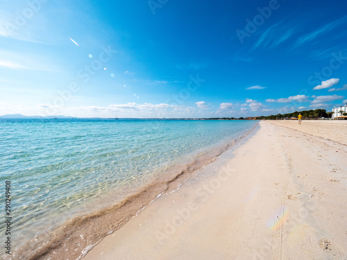 Traumstrand auf Mallorca an einem sonnigen Tag