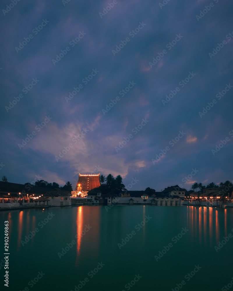 Naklejka premium Sunset from a temple 