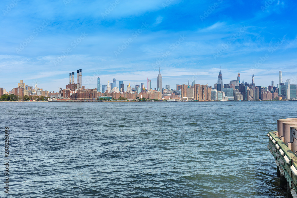 New York, View from Brooklyn to Manhattan, East River