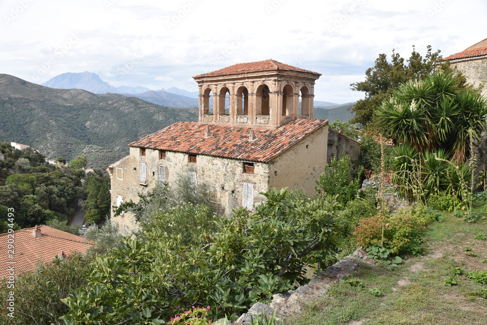 Toits du village de Lama en Corse