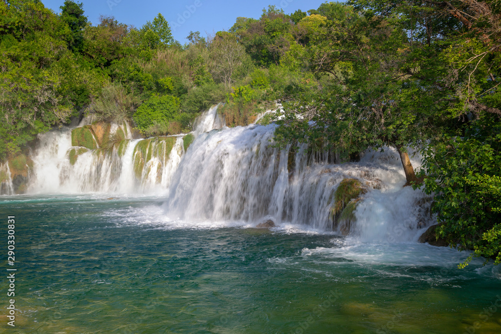Fototapeta premium Wodospad Skradinski buk w Parku Narodowym Krka w Chorwacji