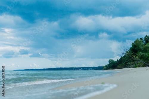 Fototapeta Naklejka Na Ścianę i Meble -  beach and tropical sea