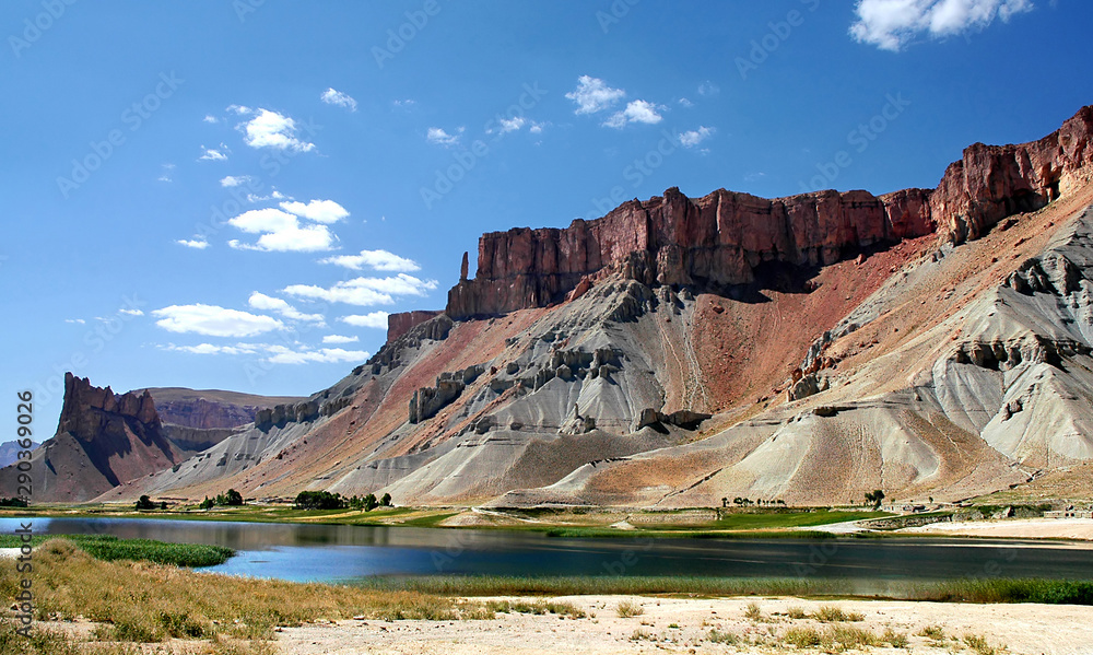 Φωτογραφία Band-e Amir lakes near Bamyan (Bamiyan) in Central Afghanistan