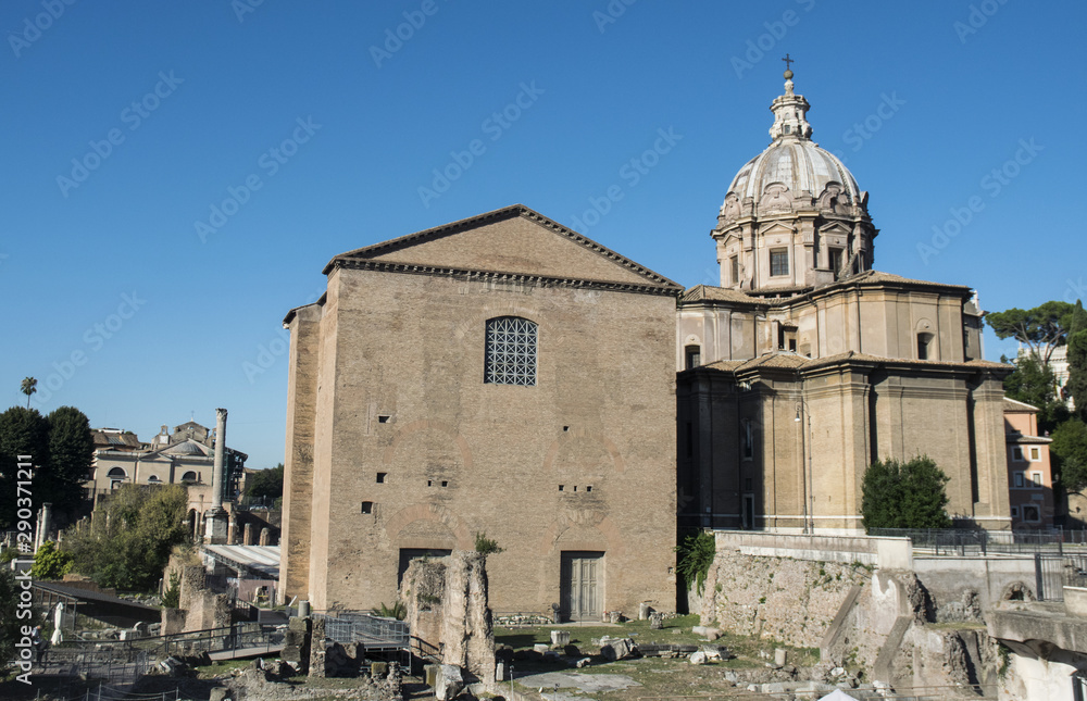 Partial view of the Roman forum at dawn Partial view of the Roman forum at dawn