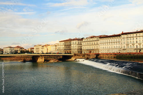 Obraz na płótnie Cityscape and view on the riveside on Florence, Italy w salonie
