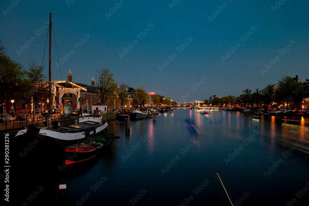 Fototapeta premium boats on river