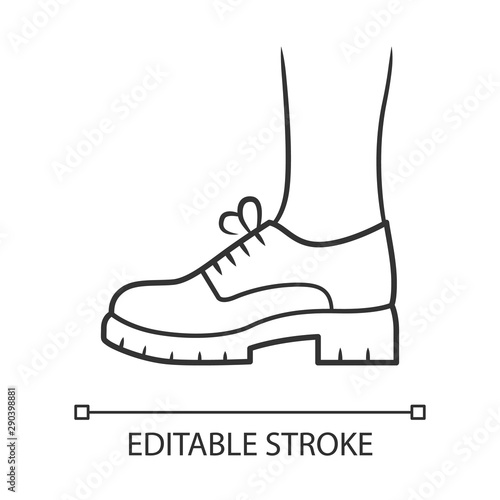 Chunky brogues linear icon. Women trendy oxford shoes side view. Lace ups, elegant footwear. Female fashion. Editable stroke. Thin line illustration. Contour symbol. Vector isolated outline drawing