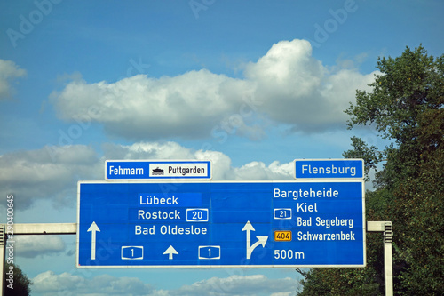 autobahnschild, puttgarden, fehmarn, flensburg, lübeck, rostock, bad oldesloe, bargteheide, kiel, bad segeberg, schwarzenbek, a1, 21, b404 photo