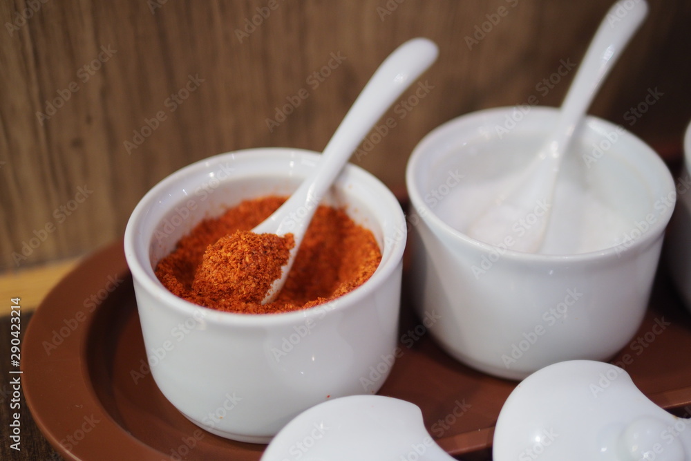Cayenne and sugar Was prepared for customers who come to use the restaurant to add flavor to each person's taste Cayenne and sugar Was prepared for customers who come to use the restaurant to add flavor to each person's taste