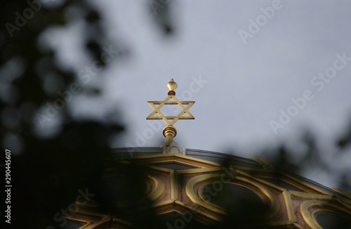 Davidstern auf der Synagoge in Berlin photo