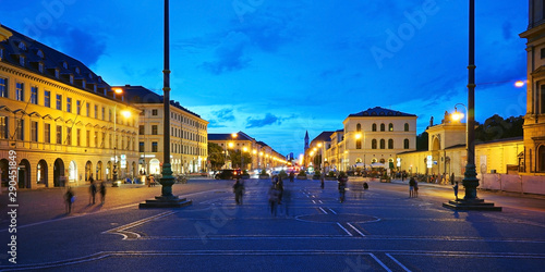 Blick über den Odeonsplatz in München photo