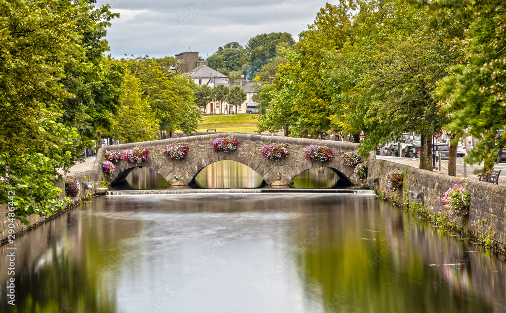 Fototapeta premium Westport Bridge over the Carrowbeg River in Ireland