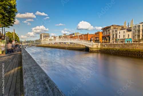 Canvas Print Ha'penny Bridge over the Liffey River in Dublin, Ireland