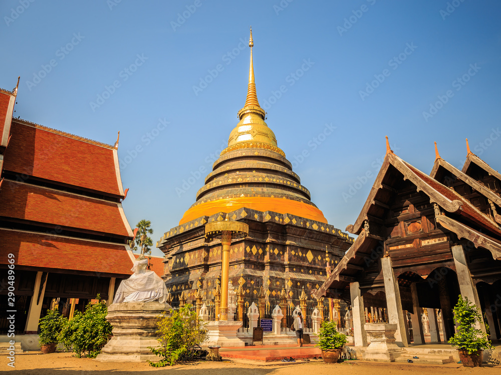 Fototapeta premium Landmark wat thai, sunset in temple Chiang mai Thailand