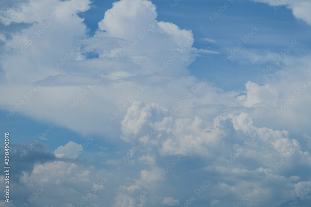 Fototapeta premium Sky background with clouds