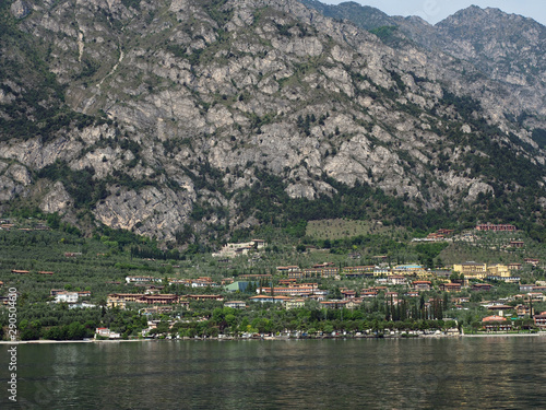Limone sul Garda - italienische Gemeinde am Westufer des Gardasees in der Provinz Brescia in der Lombardei  © hajo100