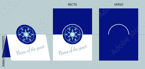 Gabarit - Carton de table bleu afin de placer vos invités - décoré d’une forme géométrique de plusieurs étoiles.