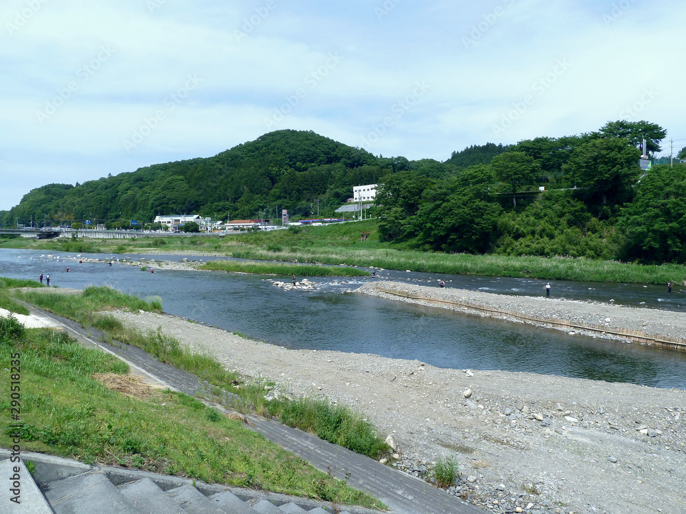 久慈川の鮎釣り風景