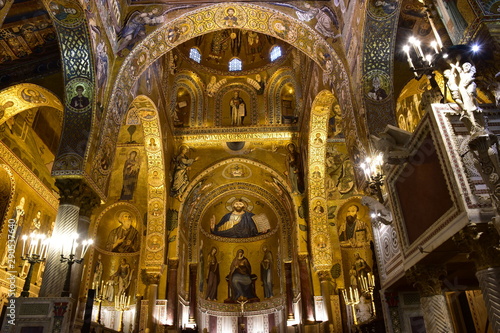 La Cappella Palatina. Basilica a tre navate che si trova all'interno del complesso architettonico di Palazzo dei Normanni a Palermo, Sicilia