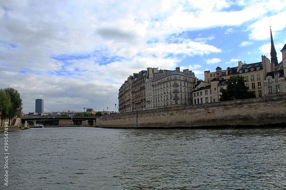 Reno - Paris Reno - Paris