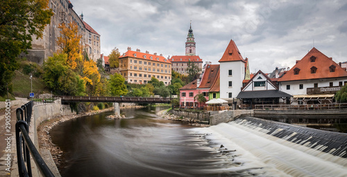 Obraz na płótnie Panoramic view of the historic city of Cesky Krumlov. UNESCO World Heritage Site in afternoon light, Czech Republic w salonie