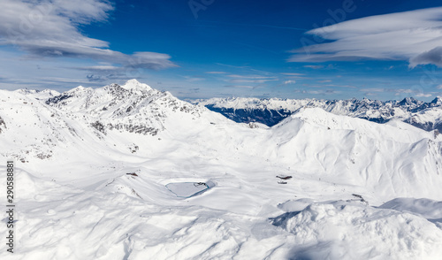 Bergwelt von Österreich im Winter
