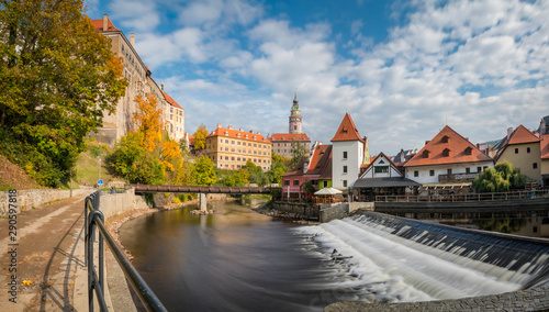 Obraz na płótnie Panoramic view of the historic city of Cesky Krumlov. UNESCO World Heritage Site in beautiful evening light, Czech Republic w salonie