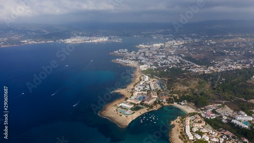 Fototapeta Naklejka Na Ścianę i Meble -  Una parte de la costa de San Antoni de Ibiza 