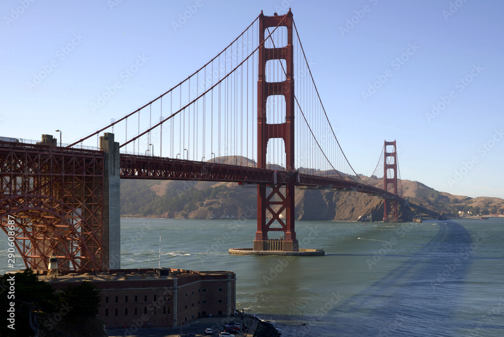 Obraz premium Golden gate door the door to San Francisco