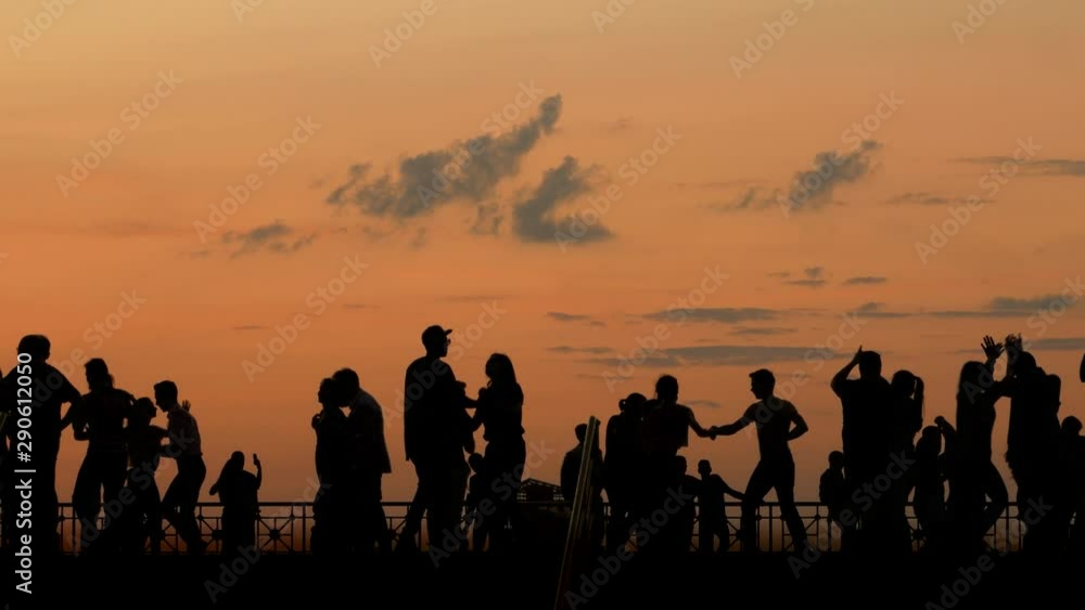 silhouettes of people dancing bachata silhouettes of people dancing bachata