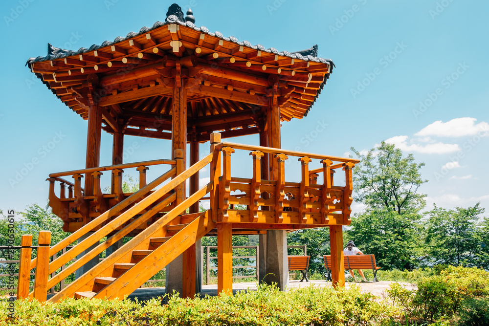 Korean traditional pavilion at Wangsong Lake park in Uiwang, Korea Korean traditional pavilion at Wangsong Lake park in Uiwang, Korea