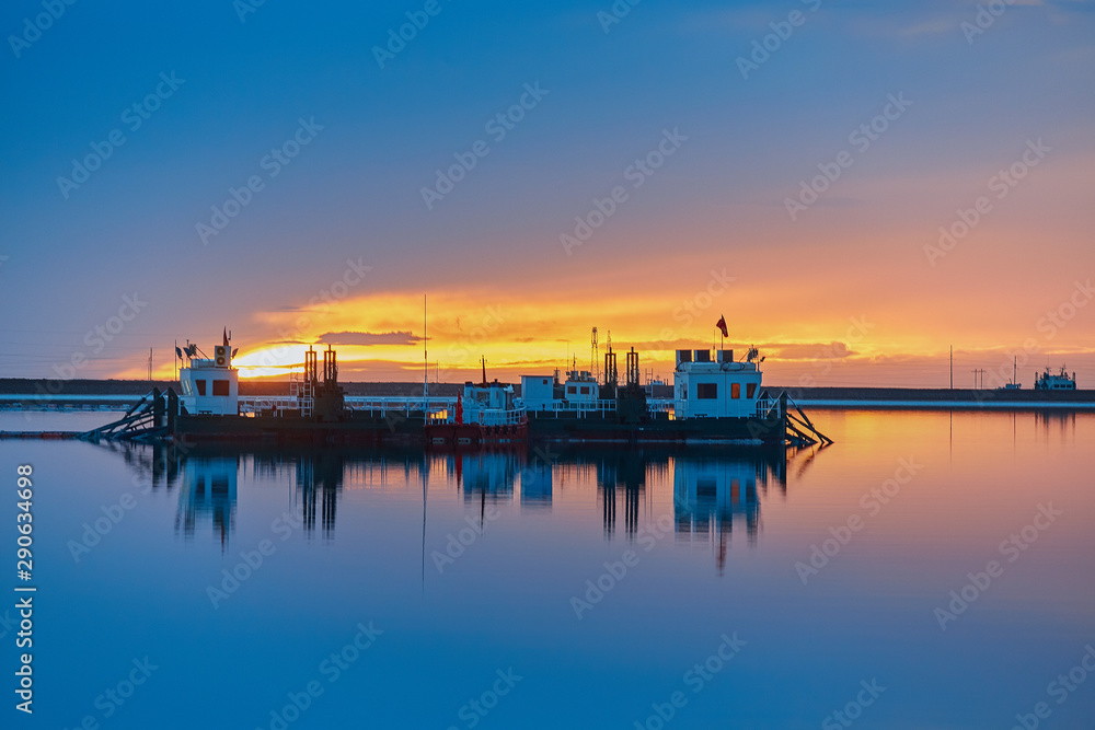 Fototapeta premium Return to the sea