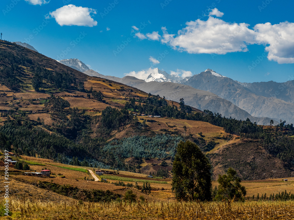 Naklejka premium Mountainous landscapes in the Peruvian Andes
