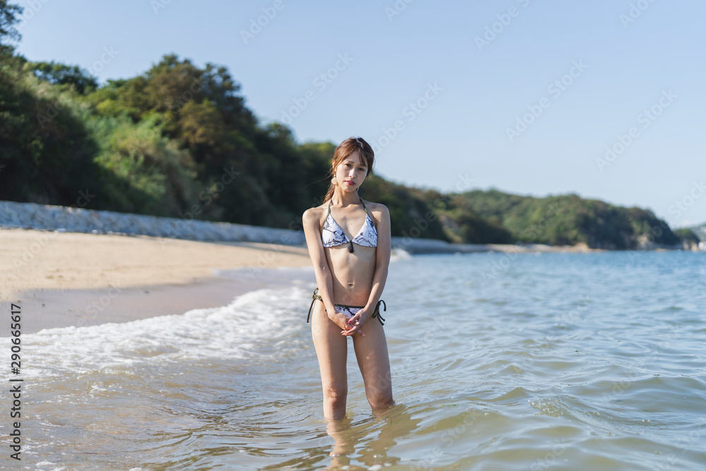 Fototapeta premium 水着の女性