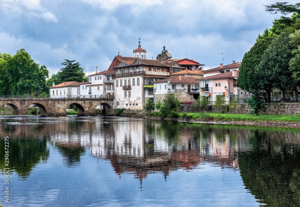 Reflejos de Chaves Reflejos de Chaves