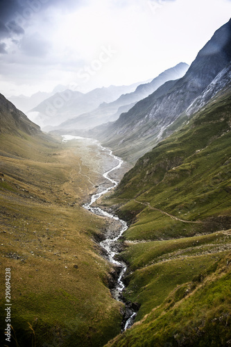 Riviere de montagne pyrenees