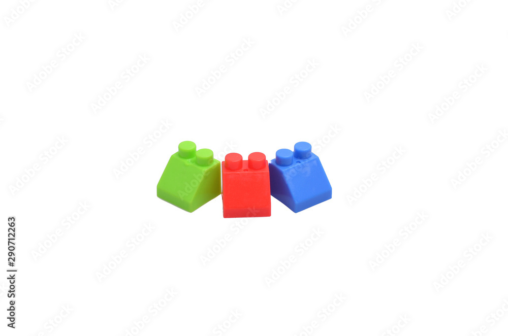 Naklejka premium Plastic building blocks isolated on white background : soft focus