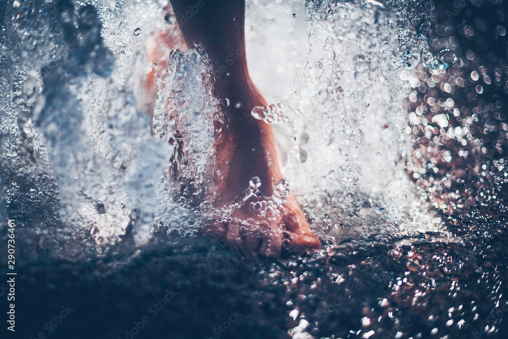 Fototapeta premium summer cooling - fountain water splash